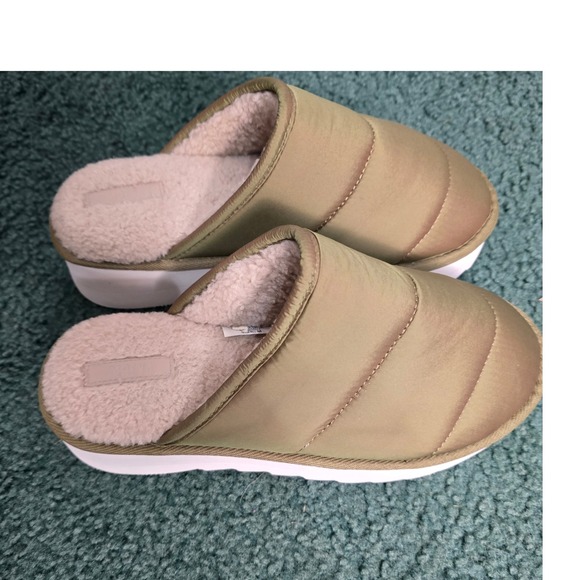 Anthropologie Maeve Womens M 7/8 Olive Green Puffer Plush Slip Ons Platform Cozy - Picture 5 of 10